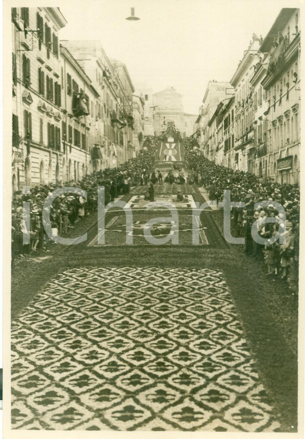 Fotografia d epoca originale 1929 GENZANO DI ROMA La grande INFIORATA per il Congresso Eucaristico FOTOGRAFIA 1
