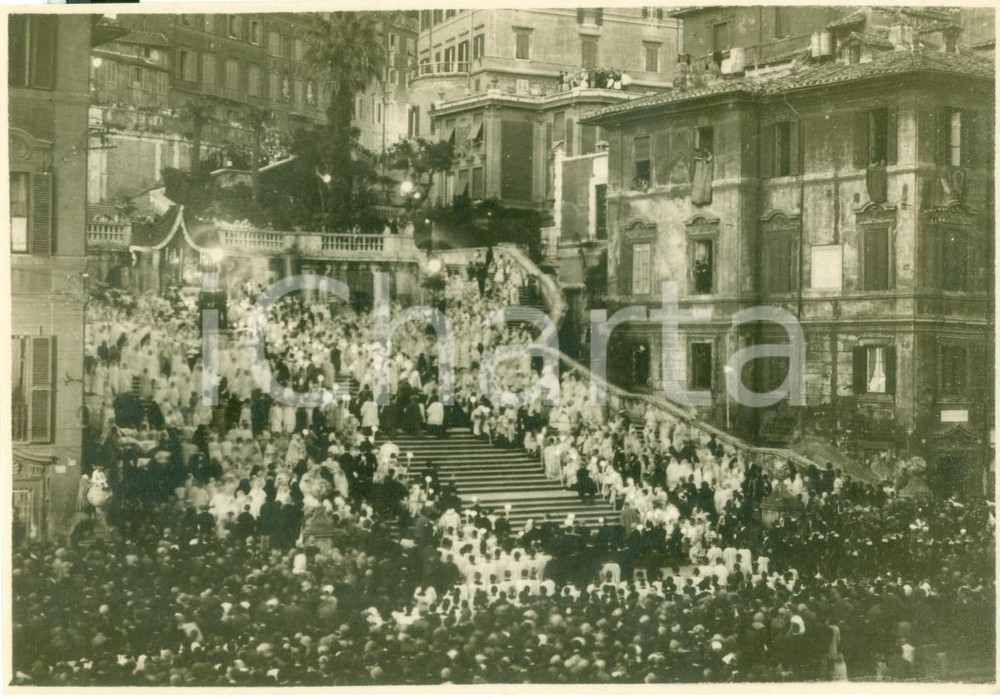 Fotografia d epoca originale 1929 ROMA TRINITA  DEI MONTI Benedizioni alla folla Congresso Eucaristico FOTO 1