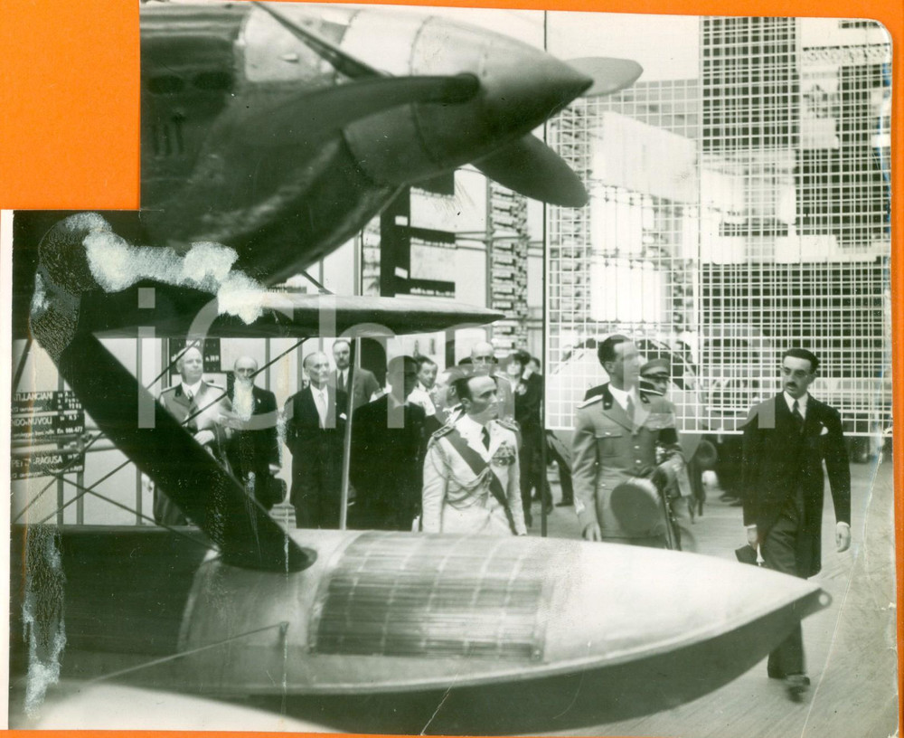 Fotografia d epoca originale 1934 MILANO Umberto II e aereo MACCHI CASTOLDI di Francesco AGELLO DANNEGGIATA 1