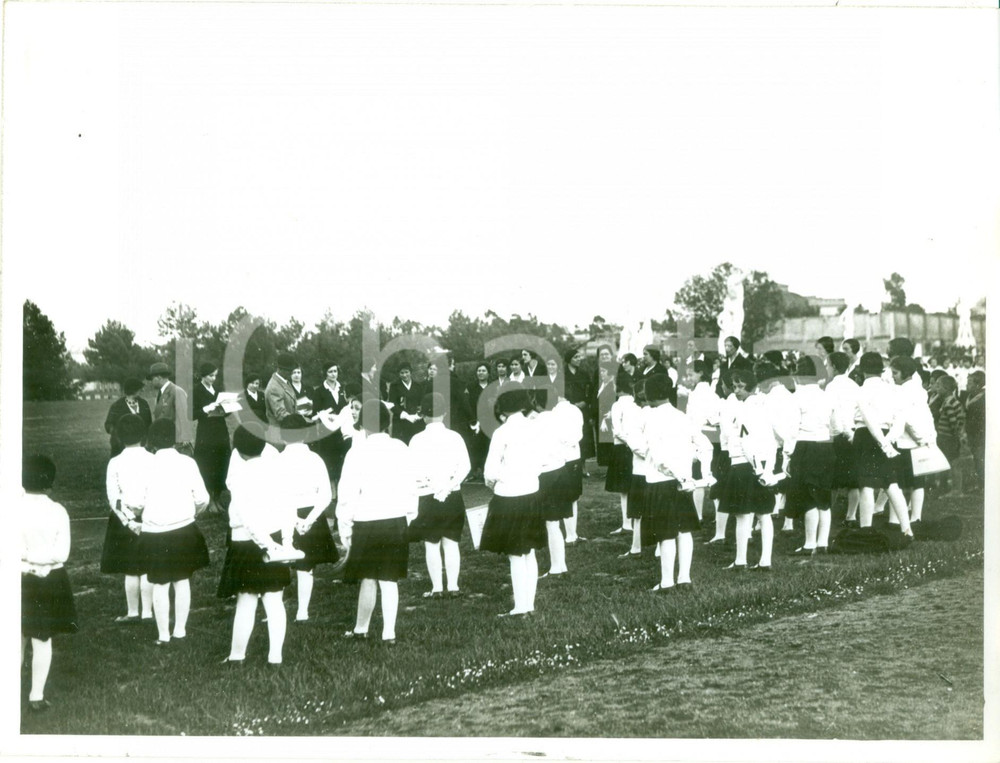 Fotografia d epoca originale 1935 ca ROMA Gruppi di Giovani Italiane ricevono diplomi Fotografia 1