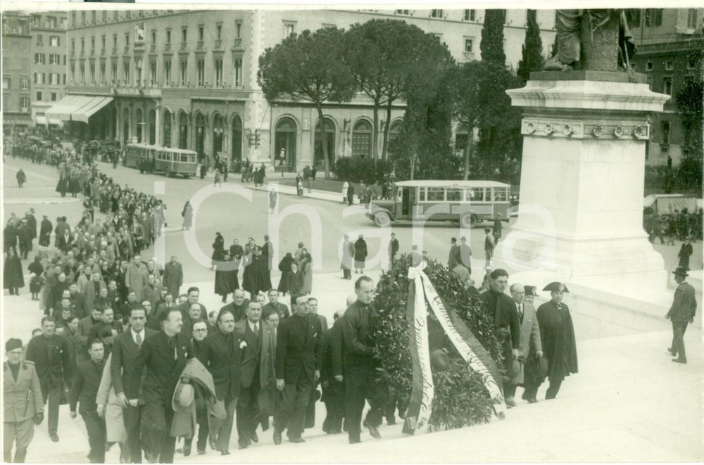 Fotografia d epoca originale 1933 ROMA Dopolavoro del Comune di MILANO al Milite Ignoto Fotografia 1