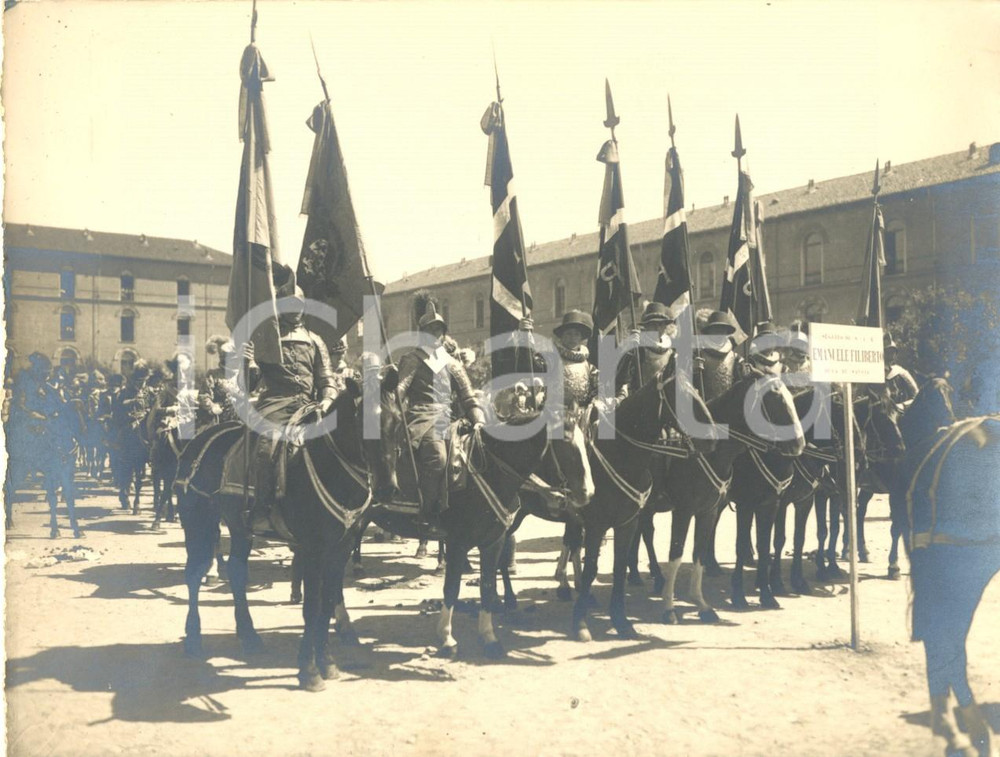 Fotografia d epoca originale 1930 TORINO Sfilata del seguito di Emanuele Filiberto al Carosello Storico Foto 1