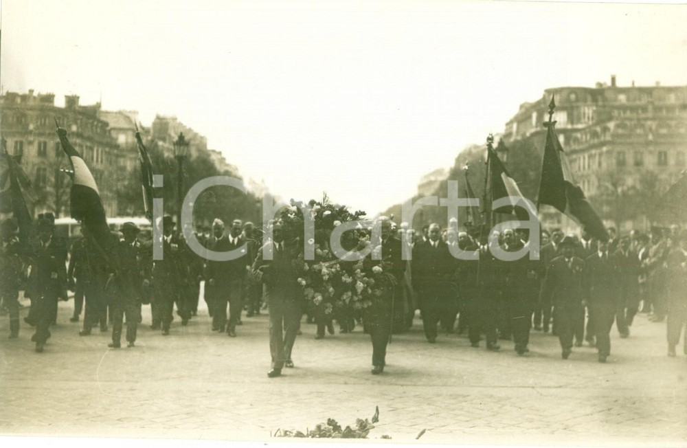 Fotografia d epoca originale 1932 PARIS I Combattenti Italiani rendono omaggio al MILITE IGNOTO Fotografia 1