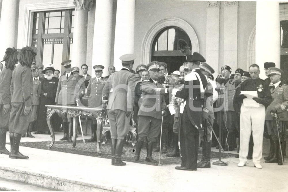 Fotografia d epoca originale 1935 ROMA Vittorio Emanuele III premia vincitori gare tiro a segno a FARNESINA 1