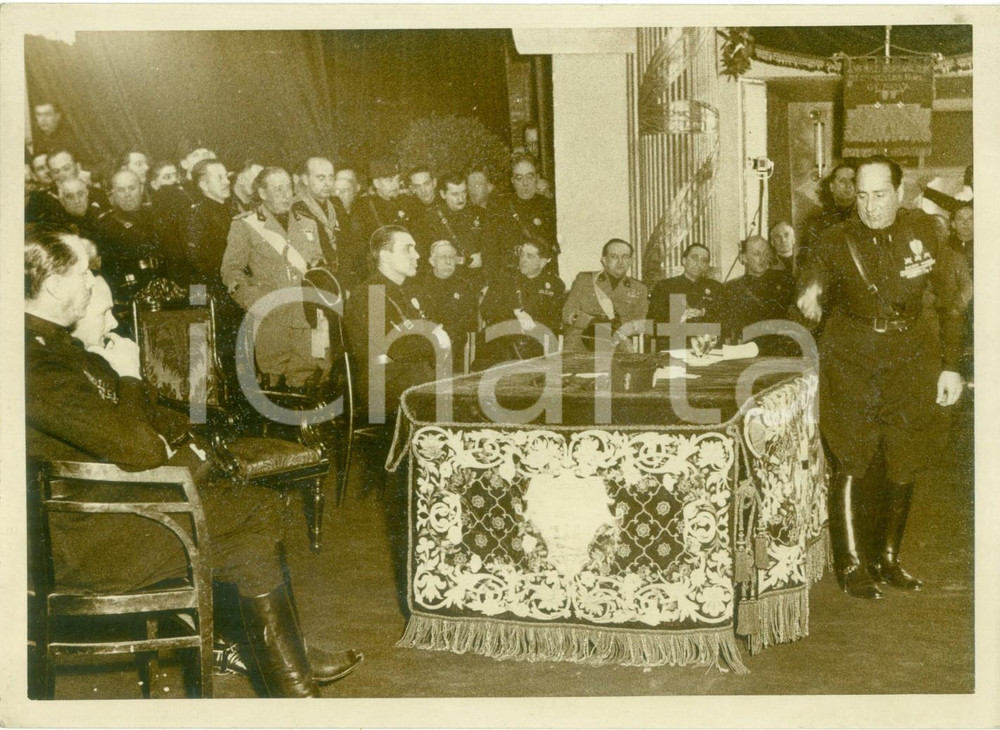 Fotografia d epoca originale 1937 GENOVA Achille STARACE durante un concitato discorso alle autoritÃ  FOTO 1