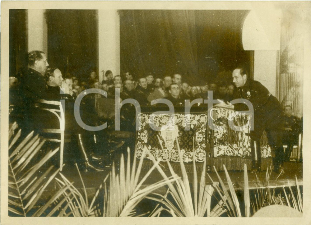 Fotografia d epoca originale 1937 GENOVA Achille STARACE durante un concitato discorso alle autoritÃ  FOTO 1