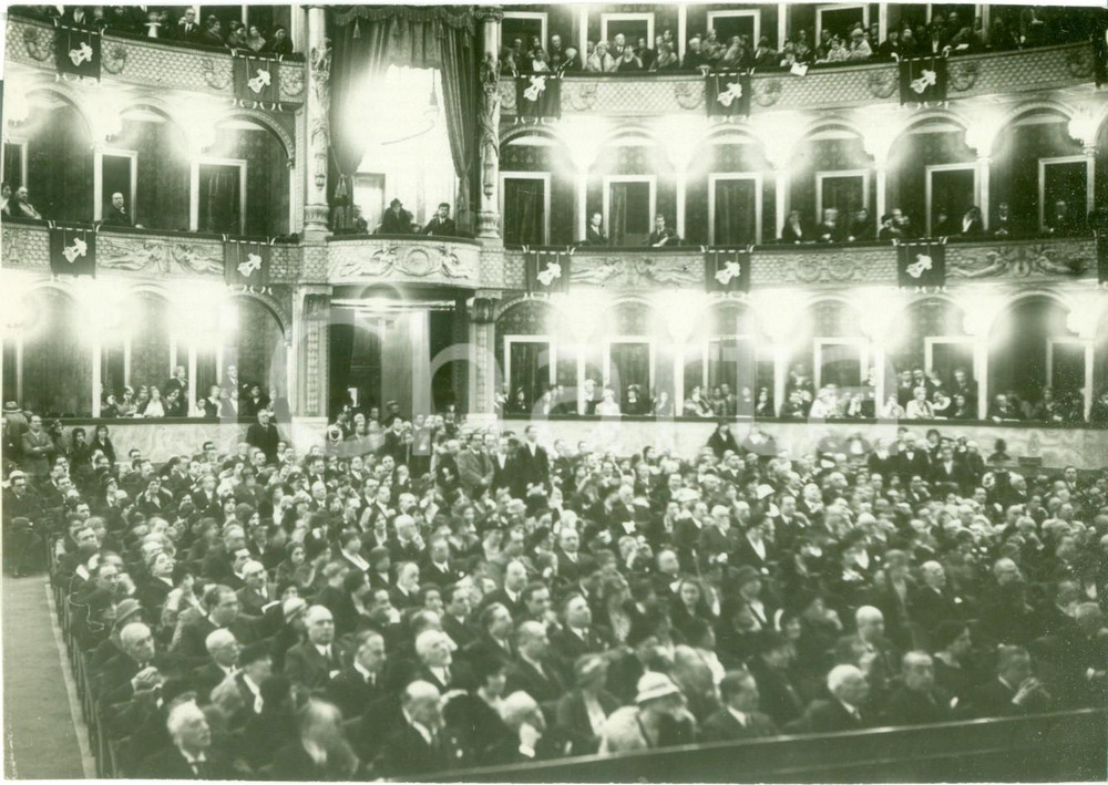 Fotografia d epoca originale 1933 ROMA Pubblico al Teatro dell OPERA per campagna antitubercolare Fotografia 1