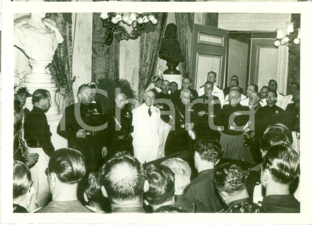 Fotografia d epoca originale 1935 GENOVA Renzo MORIGI parla ai Comandanti del Fascio Giovanile Fotografia 1