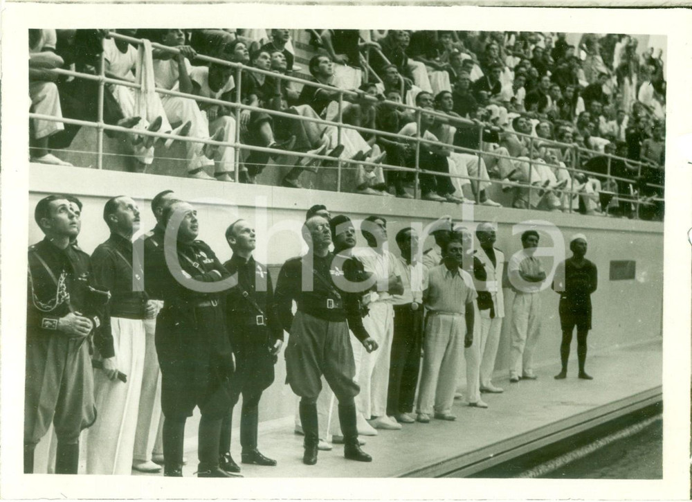 Fotografia d epoca originale 1935 GENOVA Renzo MORIGI assiste ai campionati di tuffi dei Giovani Fascisti 1