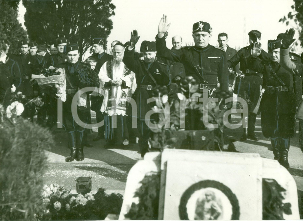 Fotografia d epoca originale 1935 ca MILANO MUSOCCO Rino PARENTI all annuale della MILIZIA VOLONTARIA Foto 1