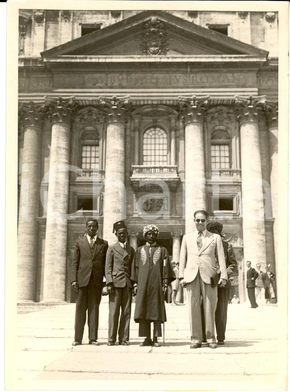 Fotografia d epoca originale 1939 ROMA Mohamed ANFARI sultano di AUSSA visita la basilica vaticana Foto RARA 1
