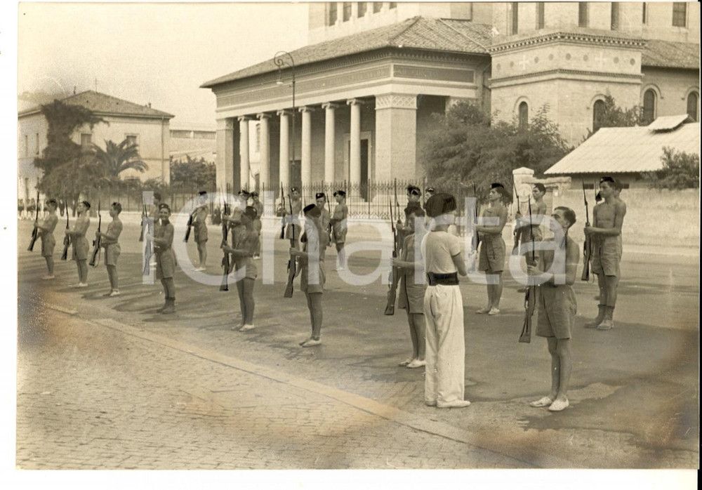 Fotografia d epoca originale 1936 ROMA CAMPO DUX  Avanguardisti si preparano per le gare Fotografia 1