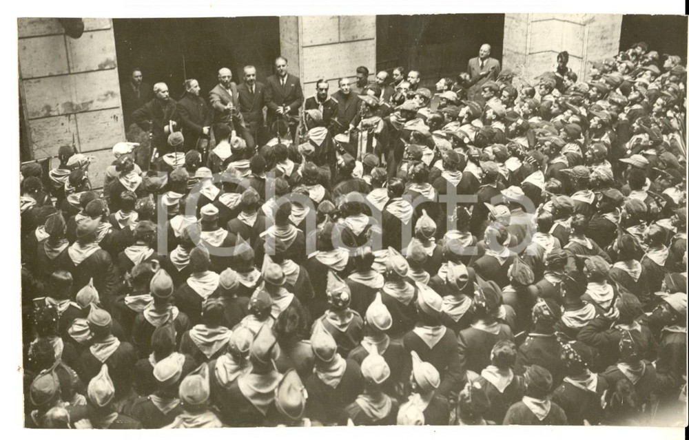 Fotografia d epoca originale 1933 ROMA Palazzo VIDONI Visita degli studenti del GUF di Napoli Foto 1