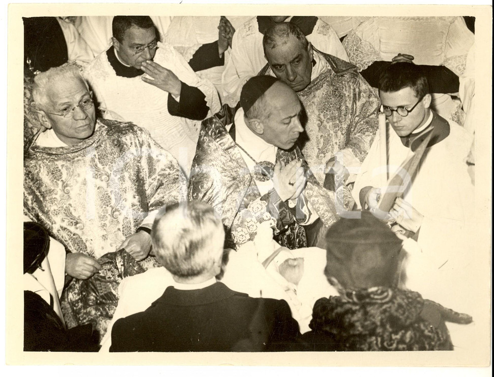 Fotografia d epoca originale 1936 MILANO Card. Ildefonso SCHUSTER battezza contessa RATTI nipote del Papa 1