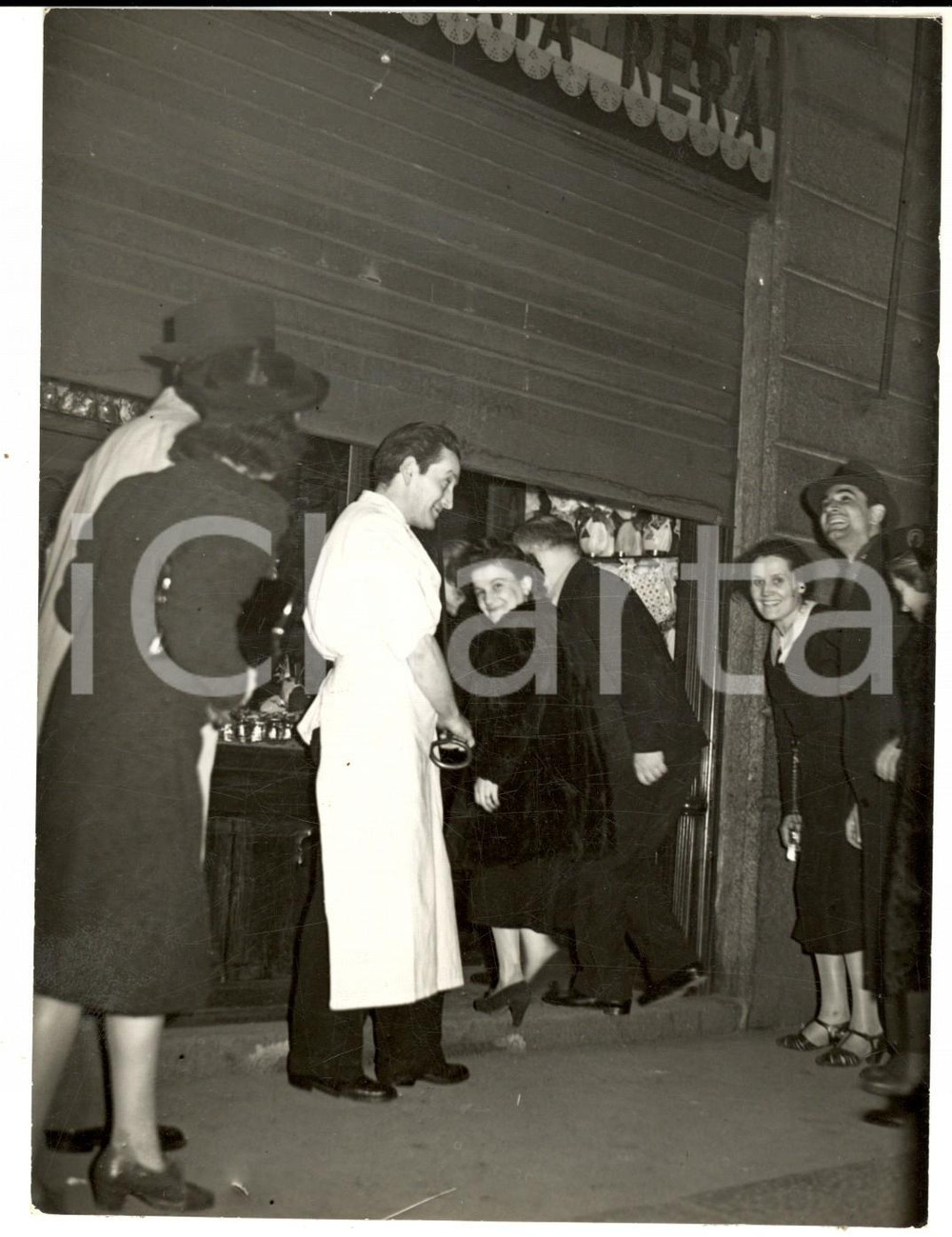 Fotografia d epoca originale 1939 MILANO L apertura del caffÃ¨ pasticceria RERA Fotografia RARA 1
