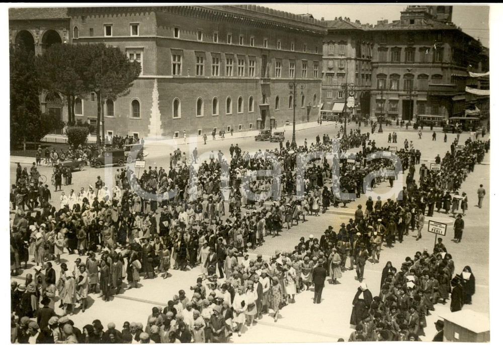 Fotografia d epoca originale 1930 ROMA Piazza VENEZIA Sfilata di 5000 operai in omaggio al Milite Ignoto 1