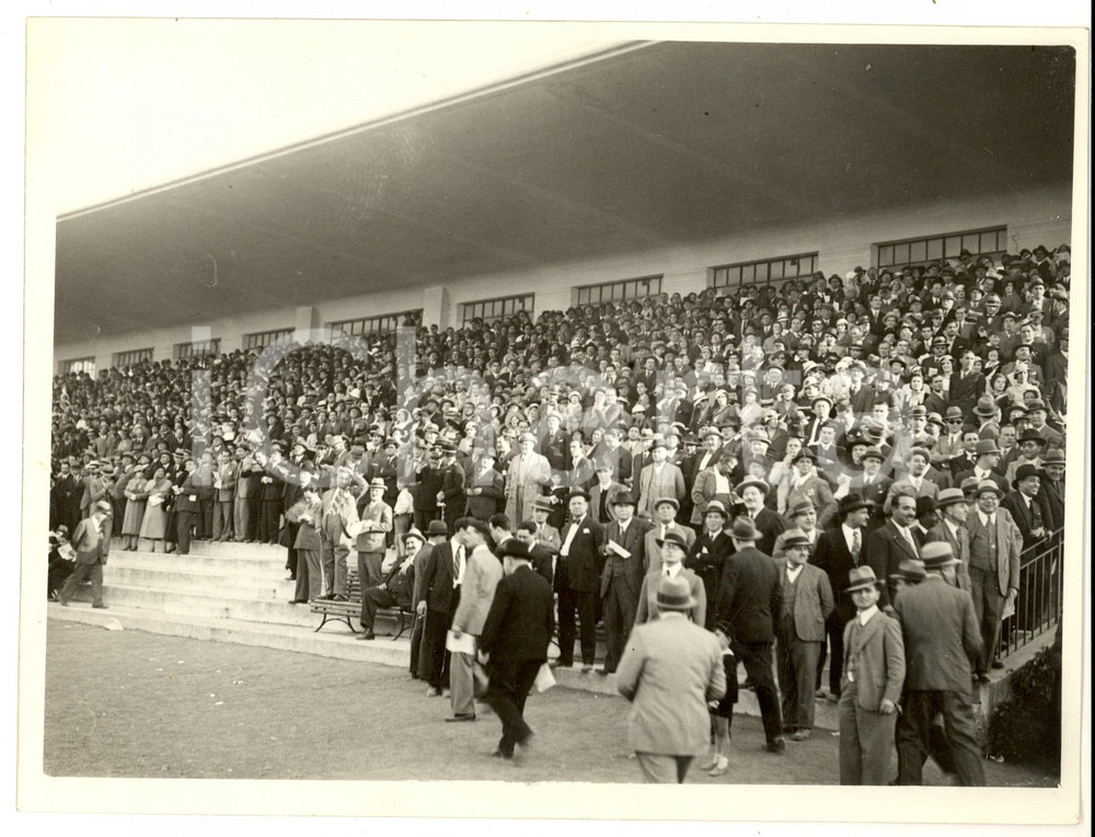 Fotografia d epoca originale 1933 ROMA Ippodromo CAPANNELLE Premio LITTORIO  Pubblico sugli spalti Foto 1