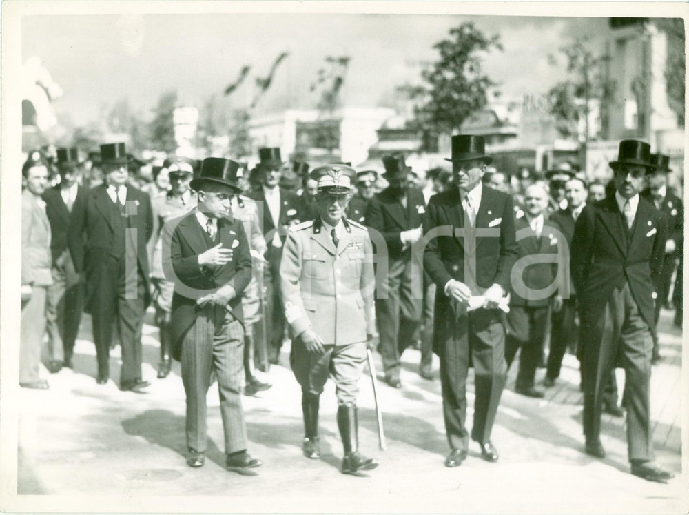 Fotografia d epoca originale 1934 MILANO Vittorio Emanuele III visita padiglioni della FIERA CAMPIONARIA Foto 1
