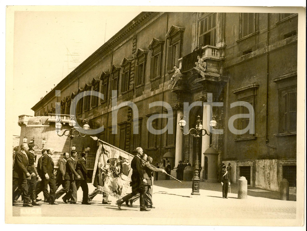 Fotografia d epoca originale 1935 ROMA Festa Annuale dei GRANATIERI  Arrivo al QUIRINALE Fotografia 1