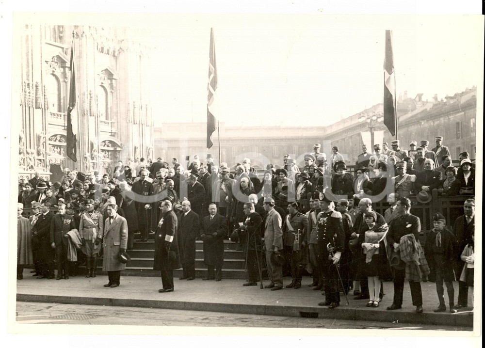 Fotografia d epoca originale 1932 MILANO Anniversario Vittoria   Tribuna delle autoritÃ  in piazza DUOMO 1