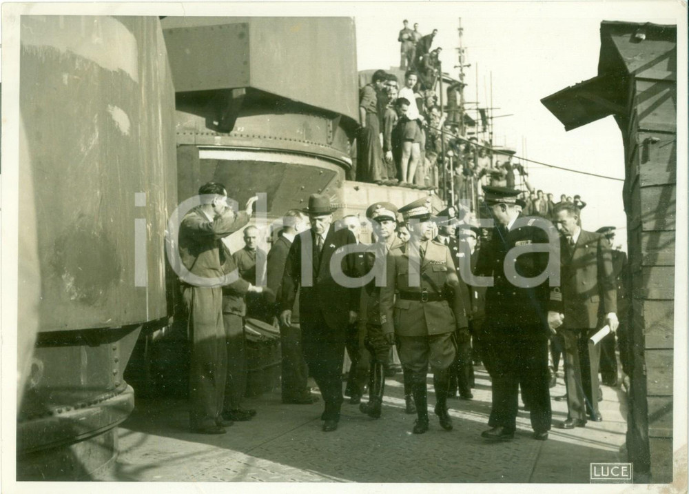 Fotografia d epoca originale 1941 WW2 LIVORNO Vittorio Emanuele III visita lavori al porto Fotografia 1