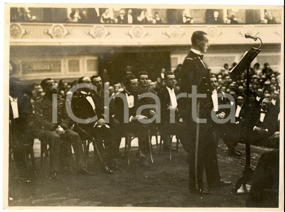 Fotografia d epoca originale 1930 ca ROMA Aimone Duca di SPOLETO narra la spedizione del KARAKORUM Foto 1