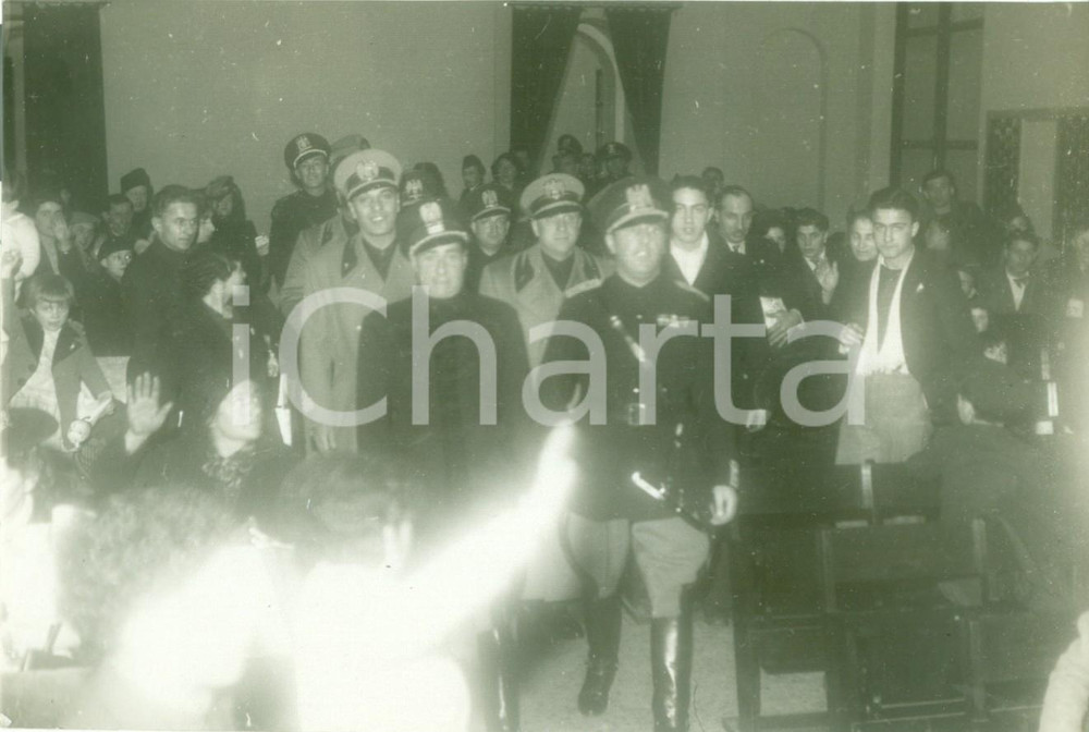 Fotografia d epoca originale 1939 TORINO PORTA NUOVA Achille STARACE accoglie rimpatriati italiani da FRANCIA 1