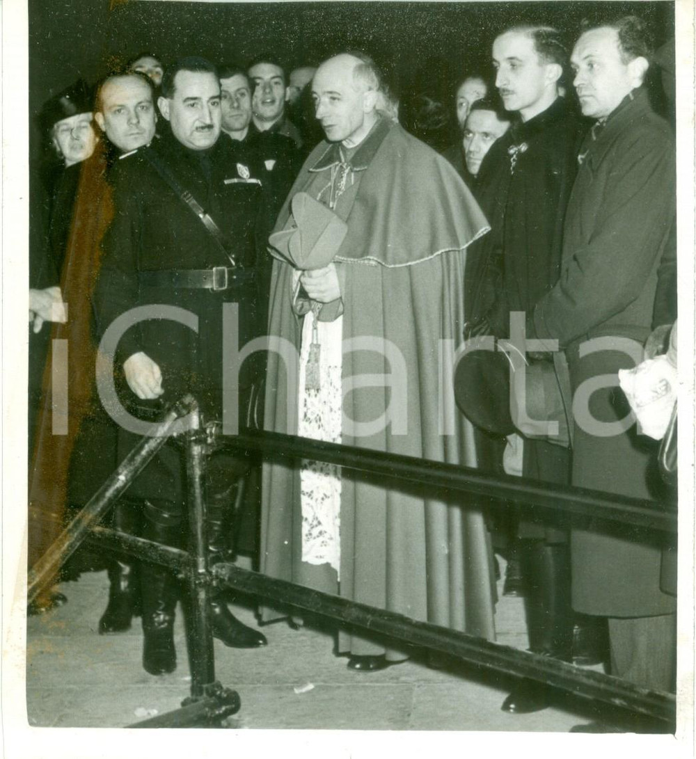 Fotografia d epoca originale 1940 MILANO Card. Ildefonso SCHUSTER al presepio degli artisti LOGGIA MERCANTI 1