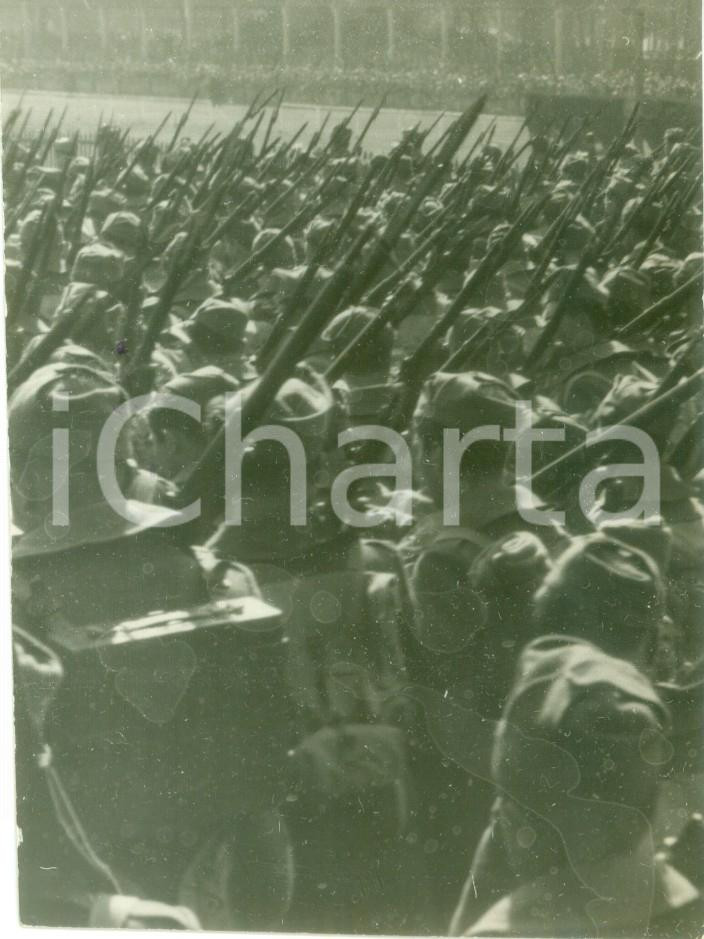 Fotografia d epoca originale 1935 FIRENZE 84° Reggimento Fanteria sfila per le vie della città  Fotografia 1