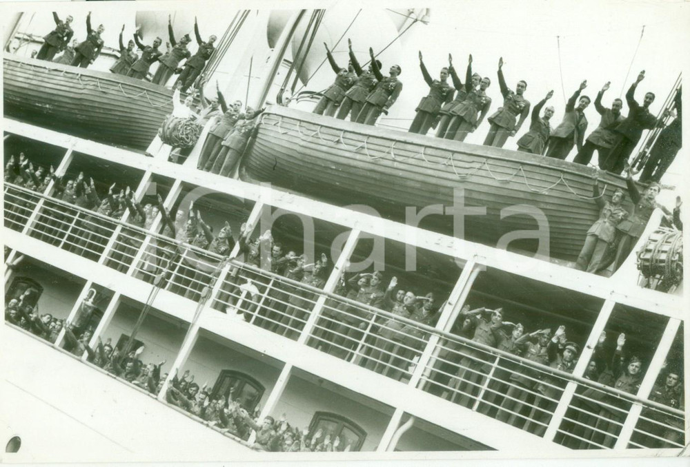 Fotografia d epoca originale 1939 GENOVA L arrivo delle Frecce Spagnole sul piroscafo Fotografia 1