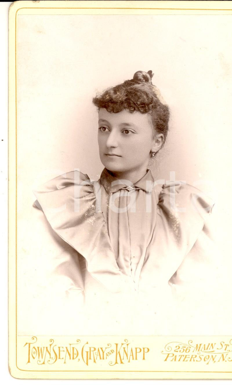 Fotografia d epoca originale 1920 ca PATERSON USA Ritratto di una giovane donna TOWNSEND, GRAY AND KNAPP 1