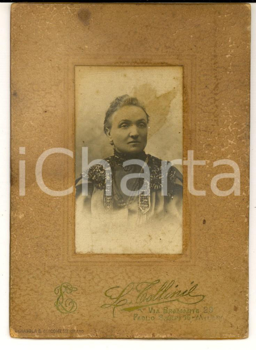 Fotografia d epoca originale 1910 ca MILANO Ritratto di donna con scialle ricamato Foto TOLLINI via SARPI 1