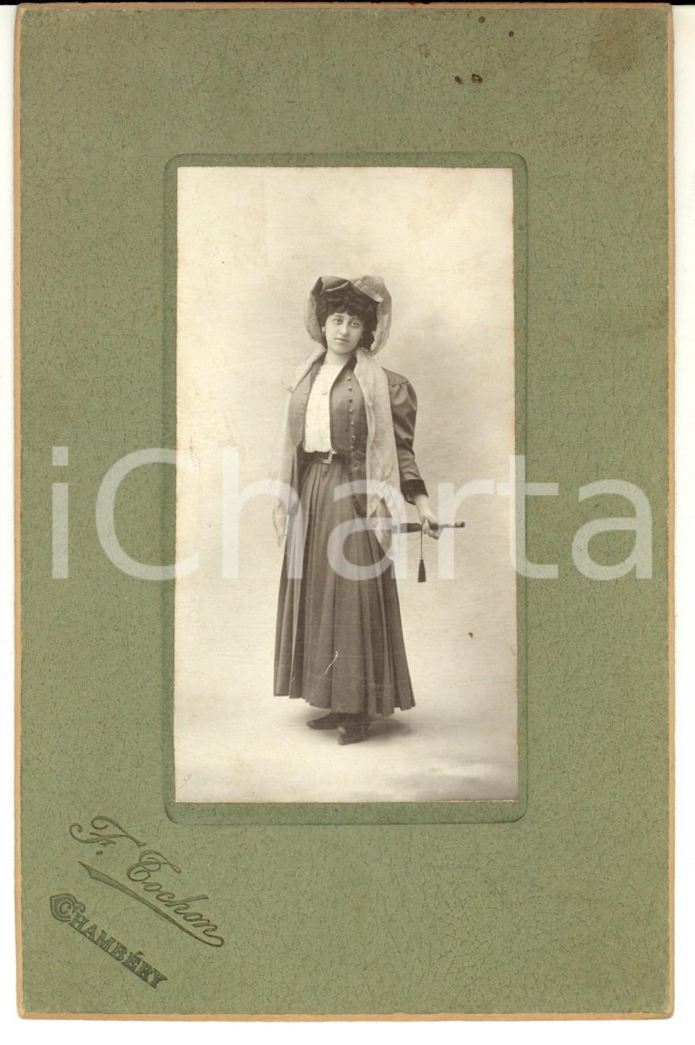 Fotografia d epoca originale 1902 CHAMBERY F Ritratto di donna in costume tradizionale Foto TOCHON 1