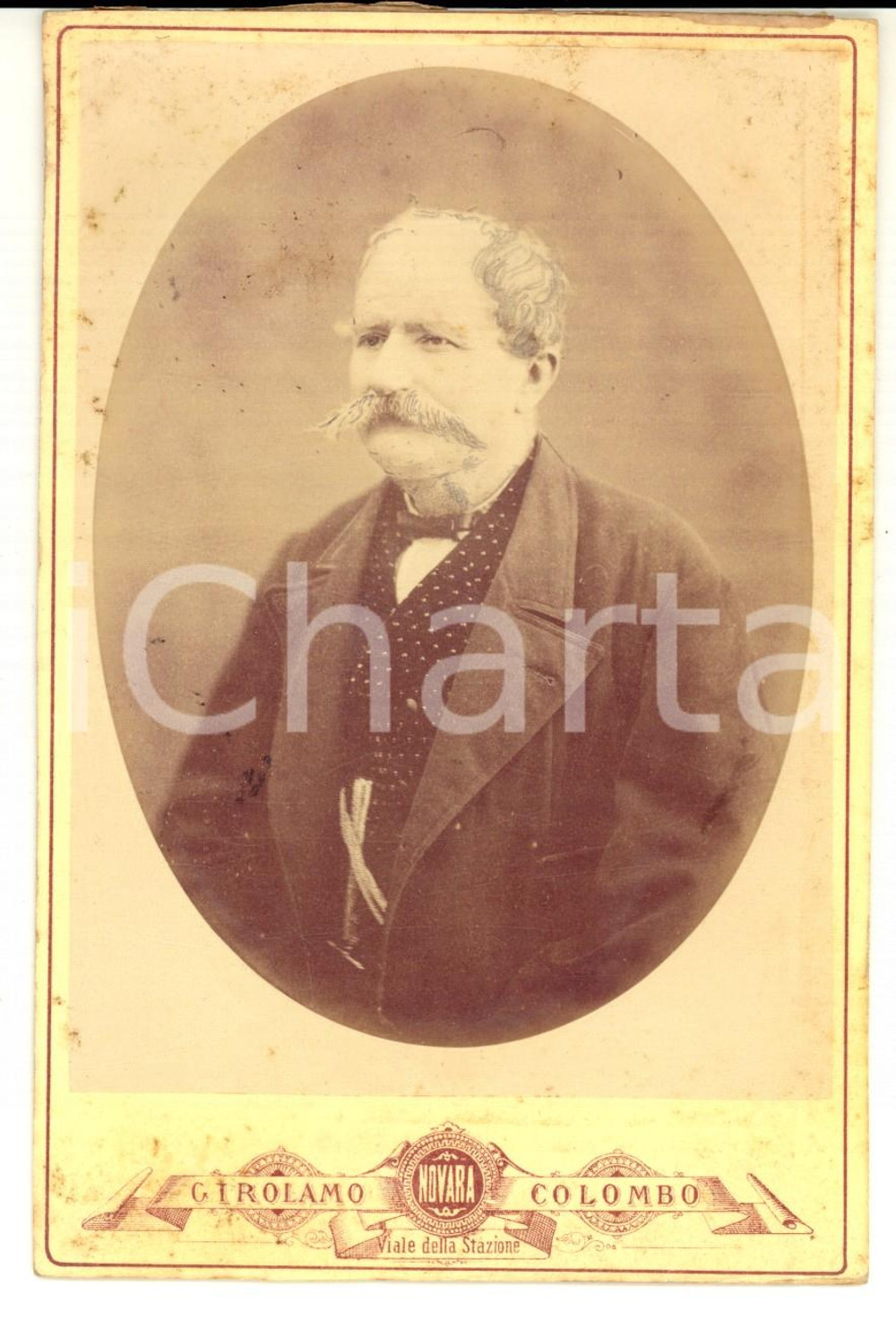 Fotografia d epoca originale 1880 ca NOVARA Ritratto maschile con panciotto a pois Foto GIROLAMO COLOMBO 1