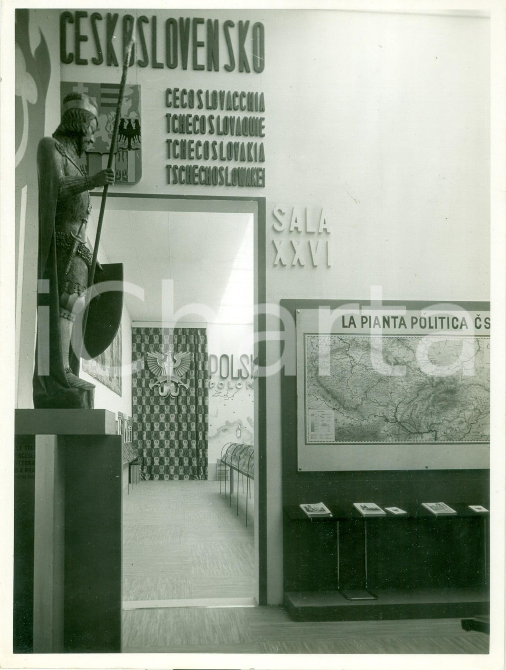 Fotografia d epoca originale 1936 VATICANO Esposizione Stampa Cattolica Particolari Sala della CECOSLOVACCHIA 1