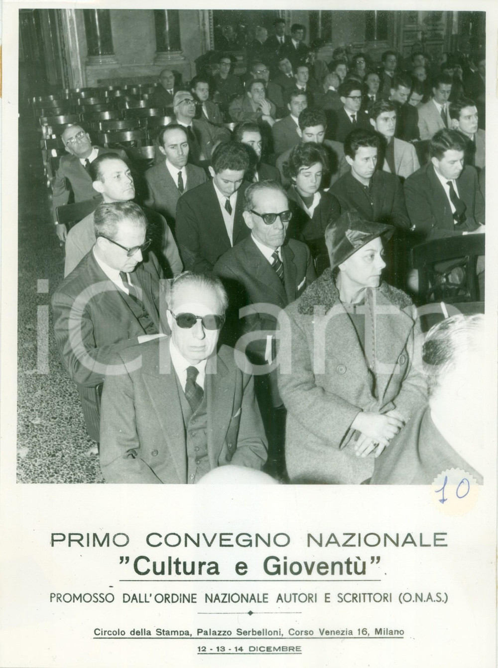 Fotografia d epoca originale 1959 MILANO Ascoltatori al Primo Convegno Nazionale Cultura GioventÃ¹ O.N.A.S. 1