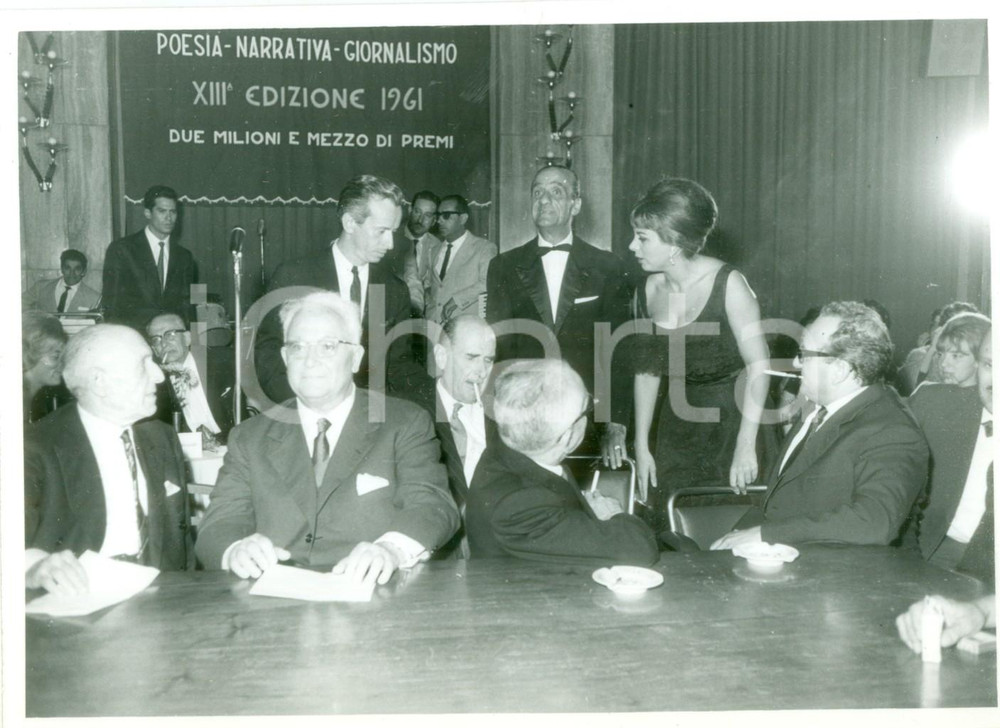 Fotografia d epoca originale 1961 CHIANCIANO Francesco FLORA in giuria al Premio Poesia Narrativa Giornalismo 1