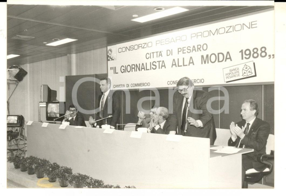Fotografia d epoca originale 1988 PESARO Convegno IL GIORNALISTA ALLA MODA Fotografia 13x9 1