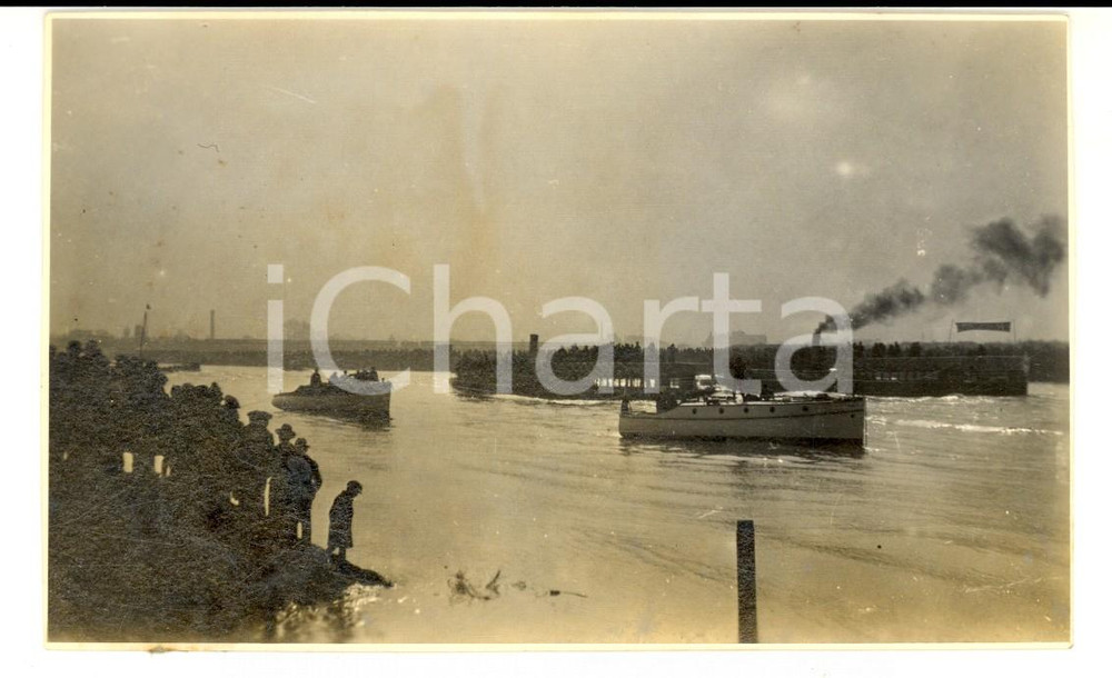 Fotografia d epoca originale 1924 LONDON Folla sul Tamigi per regata OXFORDCAMBRIDGE Foto 14x8 cm 1