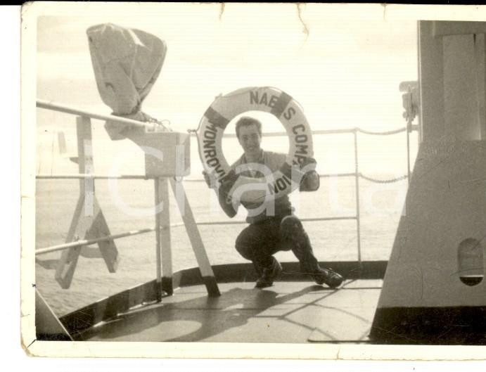 Fotografia d epoca originale 1950 ca J. & J. DENHOLM Passeggero a bordo della NAESS COMPANION Foto 8x6 cm 1