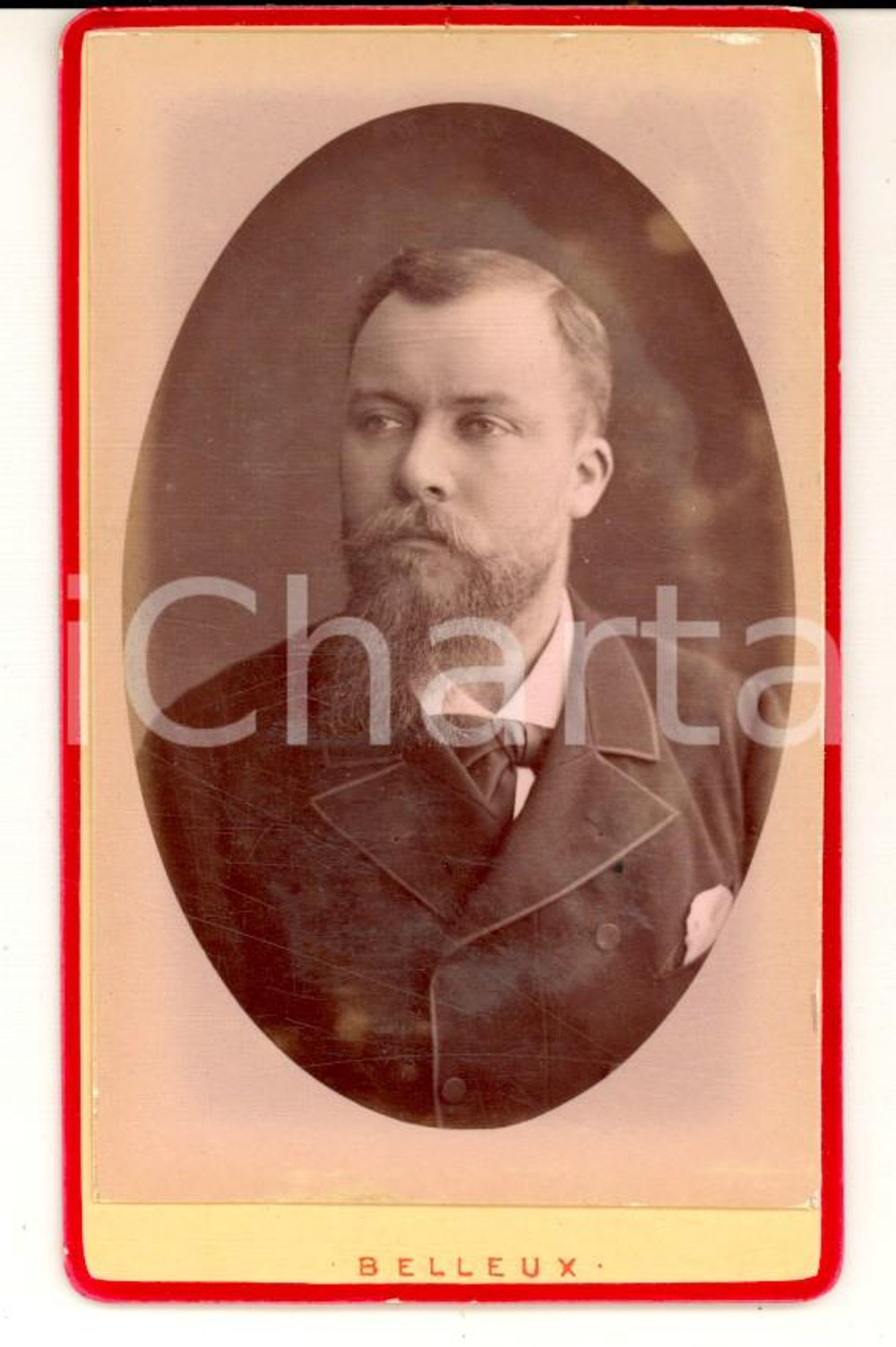 Fotografia d epoca originale 1880 ca PARIS F Ritratto maschile con giacca scura Photo BELLEUX CDV 1