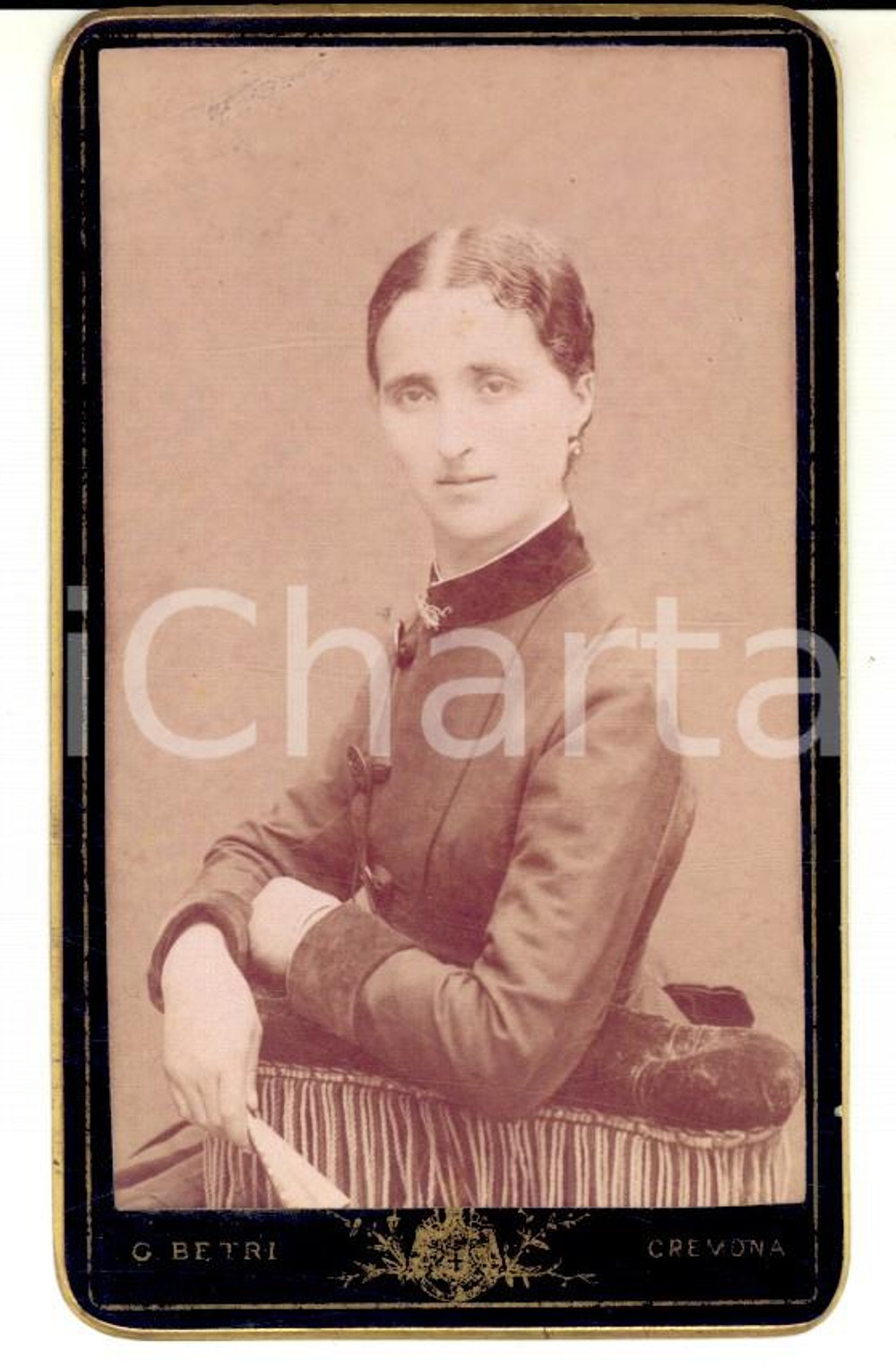 Fotografia d epoca originale 1890 ca CREMONA Ritratto di donna con abito a collo alto Foto Giuseppe BETRI 1