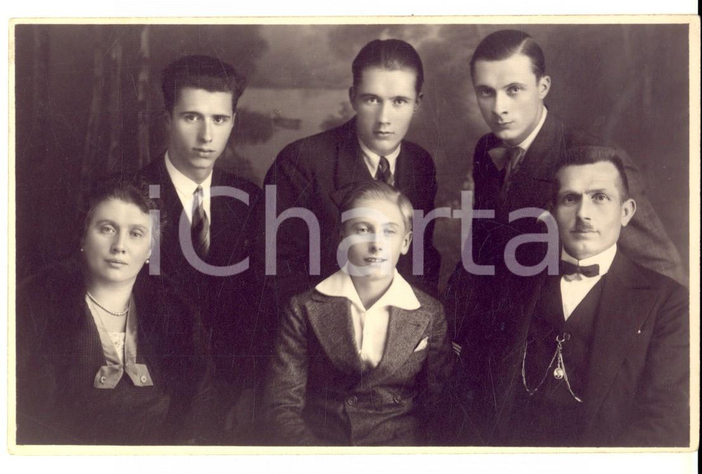 Fotografia d epoca originale 1930 POLA ISTRIA Ritratto di famiglia italiana Fotografia FIORINI successori 1