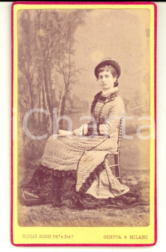 Fotografia d epoca originale 1870 ca GENOVA Ritratto di donna con abito decorato Foto GIULIO ROSSI CDV 1