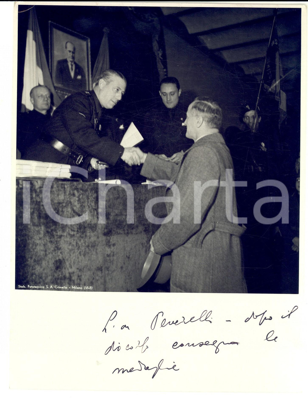 Fotografia d epoca originale 1936 MILANO On. Giuseppe PEVERELLI premia operai ditta MOSCA Foto CRIMELLA 1