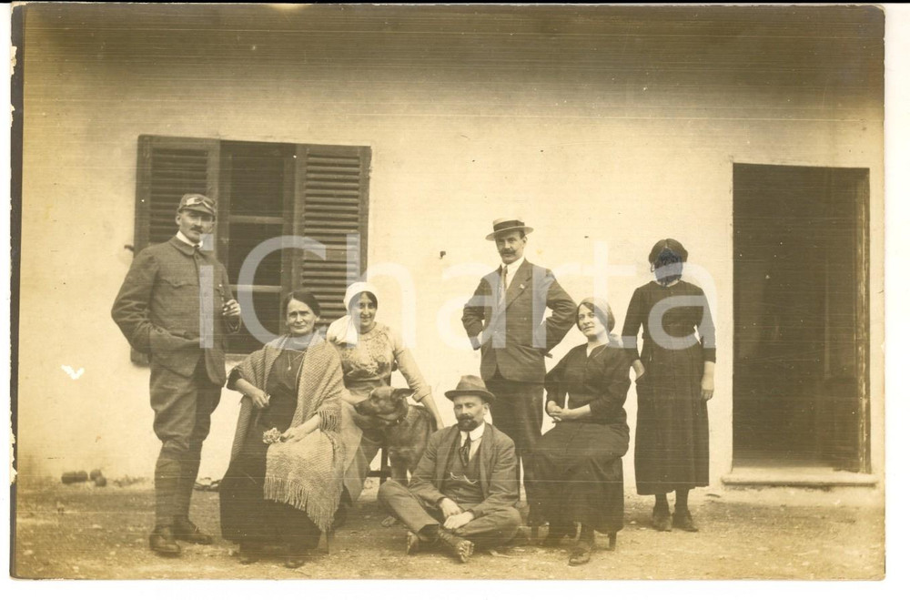 Fotografia d epoca originale 1920 ca TORINO ? Gruppo di famiglia con aviatore Foto VINTAGE 16x10 1