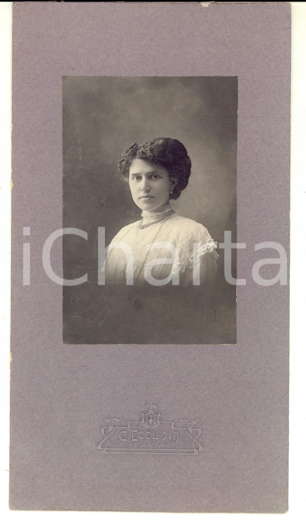 Fotografia d epoca originale 1900 ca PAVIA Ritratto di donna in abito biancoFoto Clotilde ECCLESIA 1