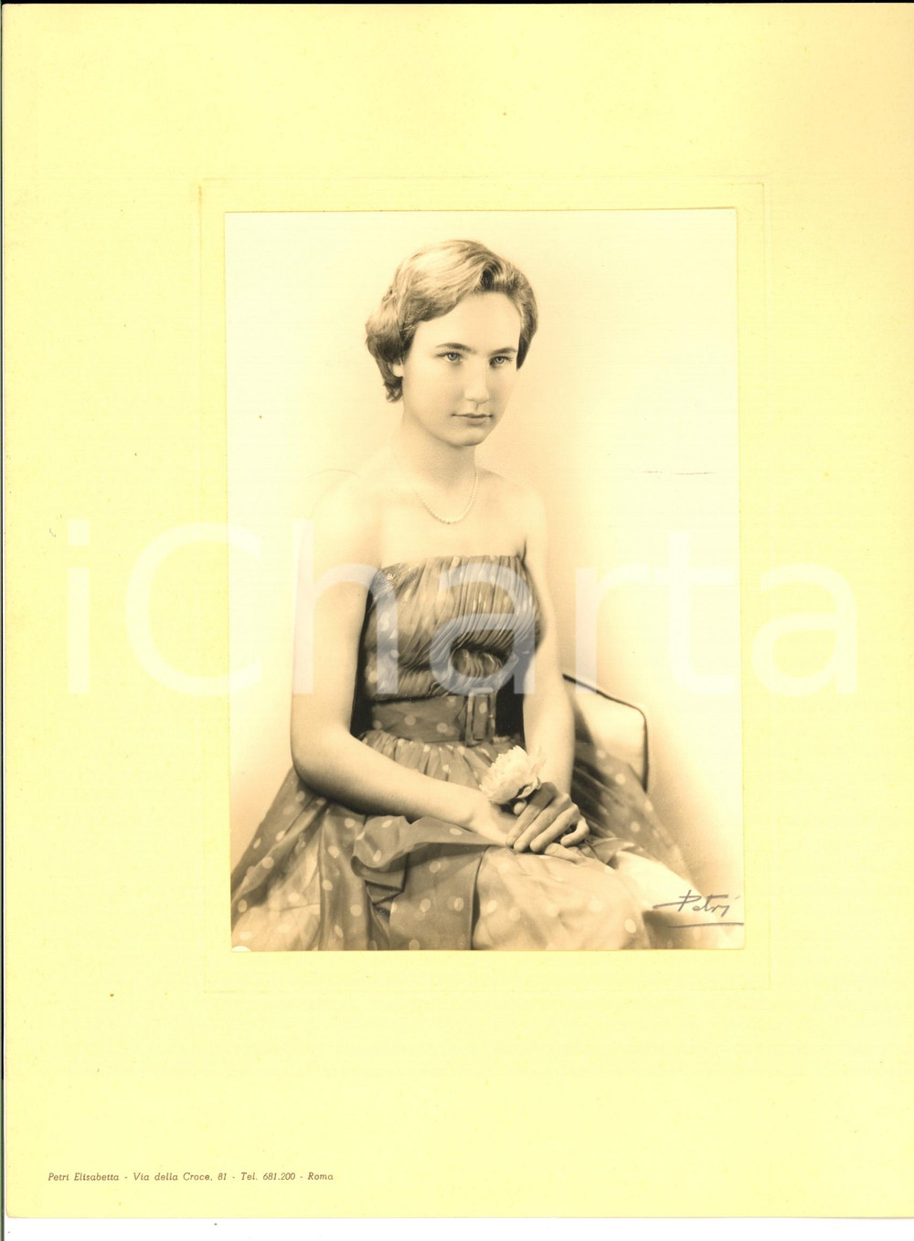 Fotografia d epoca originale 1950 ca ROMA Ritratto di giovane donna con abito a pois Foto PETRI 17x23 cm 1