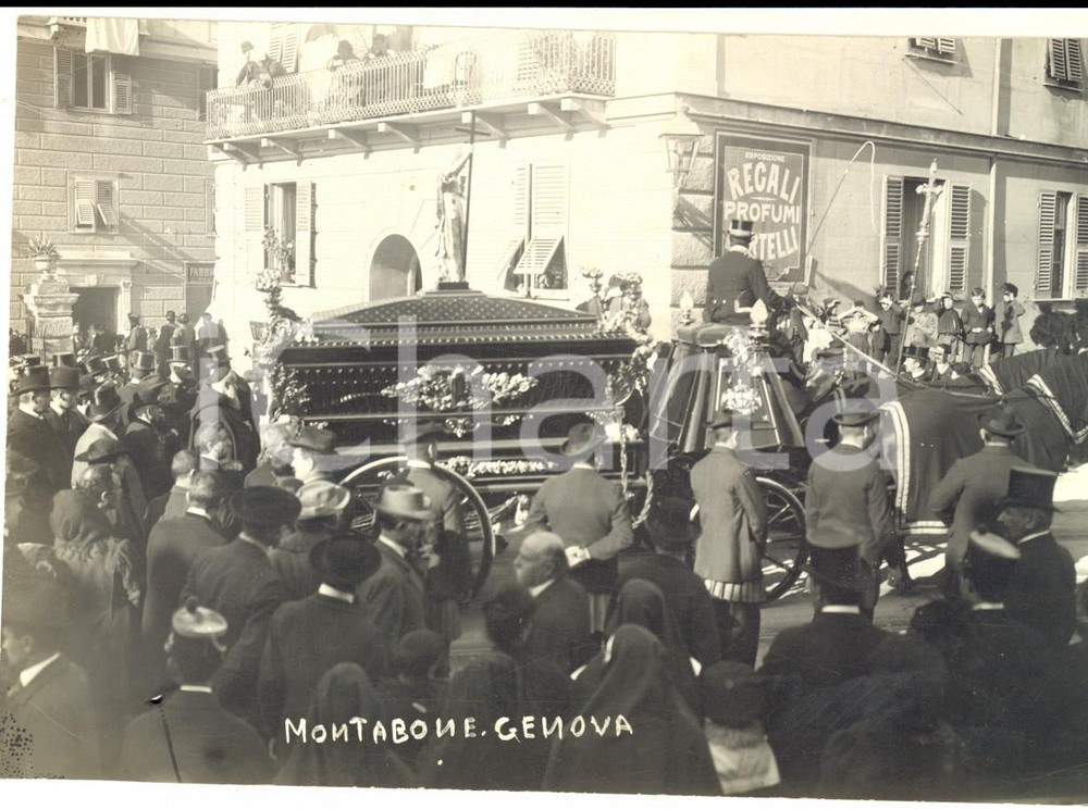 Fotografia d epoca originale 1920 ca GENOVA Corteo per funerali solenni nelle vie cittadine Foto MONTABONE 1