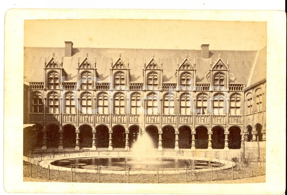 Fotografia d epoca originale 1880 ca LIEGE B Cortile del Palazzo di Giustizia Fotografia STRAUS 11x16 1